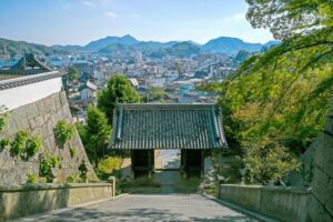 御袖天満宮　石階段から見える尾道市内の景色